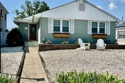 Image de Spacious 3br 2ba Beach Ranch, New Renovations! - Great location, Sleeps 8!