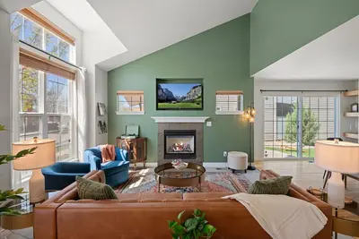 Image de Stylish 3br Escape - Mins from Downtown & Csu + Game Room + Fire Pit
