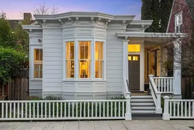 Image de Historic 2-bedroom house in downtown Napa. 31 days or more rental.