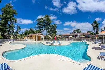 Image de Appart + Balcon/Terrasse Proche Du Cours De Golf