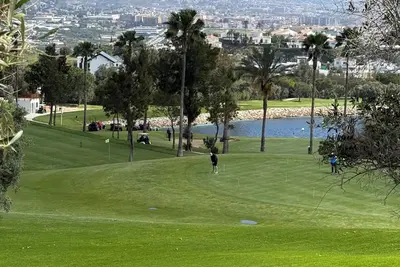 Image de 5 minutes from the beach, near the golf course and the large park of Mijas.