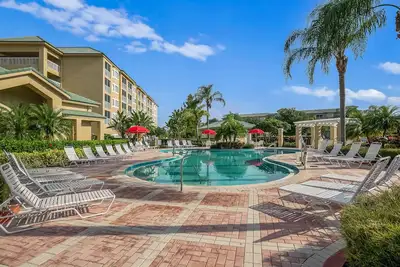 Spacious 2br Villa Near Disney