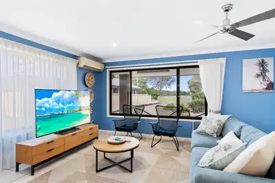 Image de Tweed Escape - Riverfront Pet Friendly Escape - Linen Provided - Min. 3 Night Stays