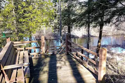 Image de New to Vrbo: Beautifully renovated genuine log cabin 2Bed 1bath on Sable River