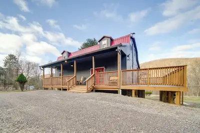 Image de Home w\/ River View & Game Room in Tidioute!