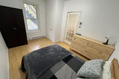 Image de 3 Chambres au côté de St-Jean!