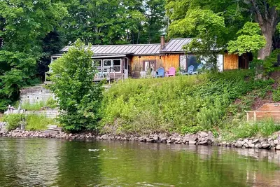 Image de Riverfront cabin with WiFi in charming Fife Lake