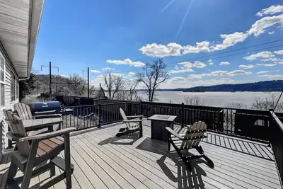 Image de Riverside 2br w/ Kayak & Trails Nearby