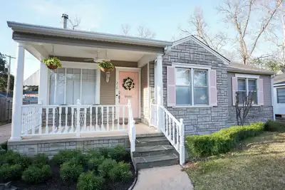 Image de Magnolia Cottage \/ Cozy Stay in Central Location