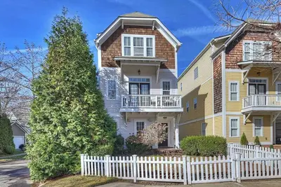 Image de Charming Uptown Charlotte Home | Walk to Dining & Venues