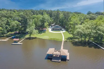 Image de Lake Gladewater lake house - come relax, watch the sunset or jump off the dock.