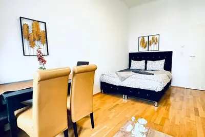 Image de 2br Apt. for 5p; Only 17-Min Walk to Schönbrunn