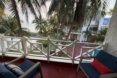 Image de 3 bedroom beachfront apartment, Tower Isle, 24hrs security, beach, pool, parking