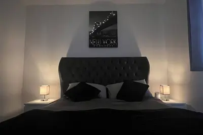 Image de 1-Bedroom Apartment – Business & Leisure | Sleeps 4 | Free Parking & Netflix
