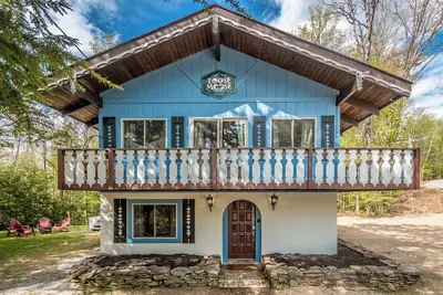 Image de Loose Moose Lodge – Family chalet, walk to Story Land!