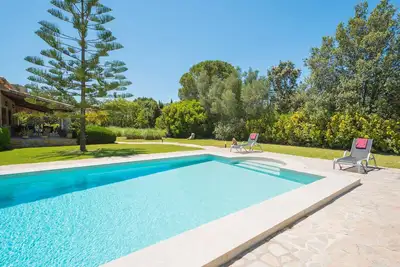 Villa 'Jardi' avec vue sur les montagnes, Wi-Fi et climatisation