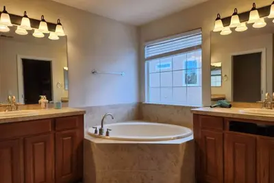 Image de Luxe 4br Family Friendly Home w. WiFi near Dia