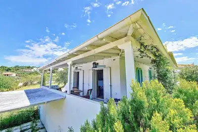 Image de Villa 'Jolie Proche Des Plages' avec vue sur mer, Wi-Fi et climatisation