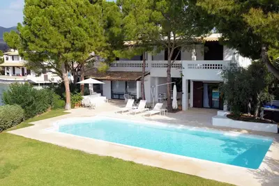 Image de Villa 'The White By Seaviews' avec vue sur la mer, Wi-Fi et climatisation