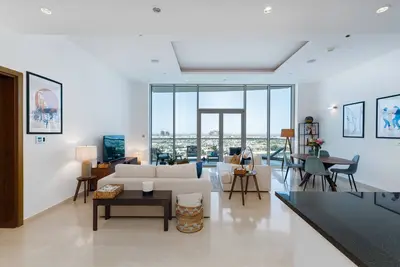 Image de Atlantis View & Private Beach Access | 2br on Palm