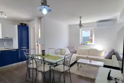 Image de Appartement de trois chambres avec la terrasse Baska, Krk (A-24147-a)
