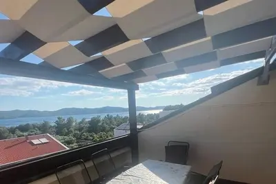 Image de Appartement de deux chambres avec la terrasse et la vue sur le mer Biograd na Moru, Biograd (A-24164-b)