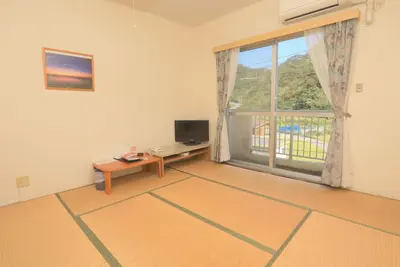 Image de Main building mountain side Japanese style room 8 tatami mats with unit bath Dinner and breakfast / Shimajiri-gun Okinawa