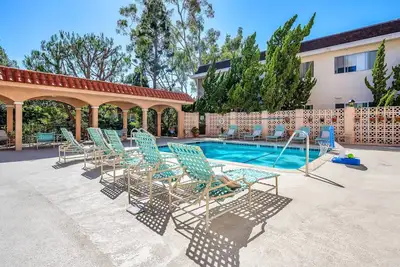 Image de New! Culver City Condo w Pool, Indoor Parking W/D