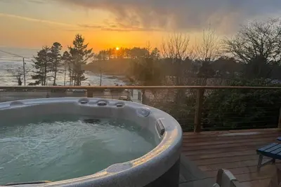 Image de Ocean view cottage with hot tub