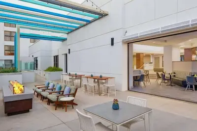 Image de Comfy Base Near Chandler’s Dining District, I-10 & South Mountain - 2 Units