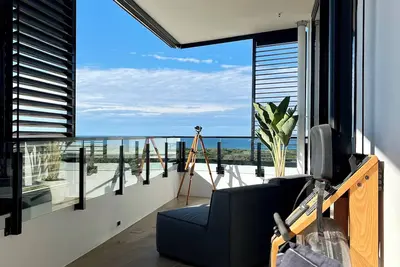 Image de Bokarina Luxury Beach Escape | Stunning view | 200m to Beach | Heated Pool