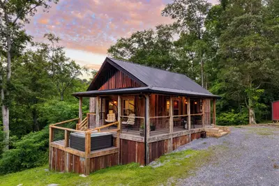 Image de Waterfront Cabin Near Dollywood & Pigeon Forge | Douglass Lakefront Escape