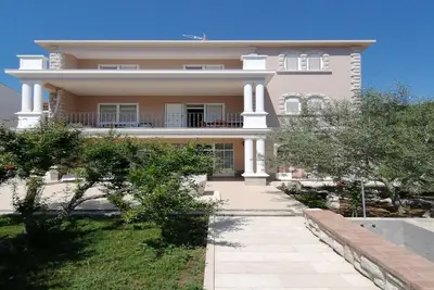 Image de Appartement familial en bord de mer à Kampor