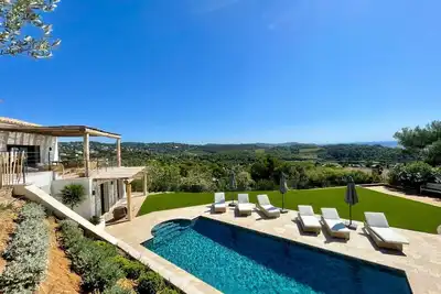 Image de Villa 5 * face à la mer, La croix Valmer, golfe de st Tropez.