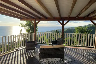 Nid bleu à Schoelcher : calme, évasion, vue mer, nature, plages et commodités