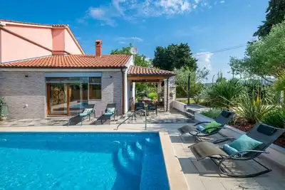 Image de Charming Holiday House Mara