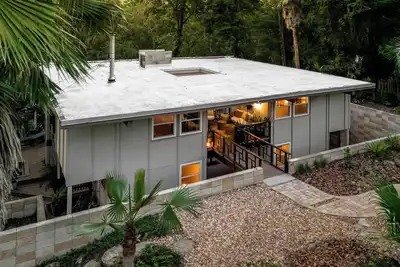 Image de TreeTops Spacious Architectural Retreat