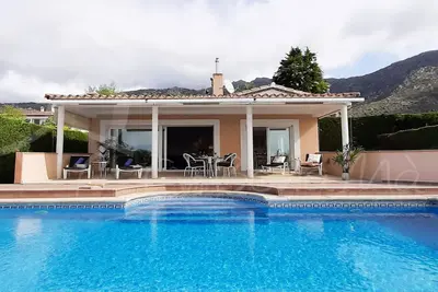 Image de Alquiler de espaciosa casa en privilegiada zona residencial cercana a Roses y Empuriabrava