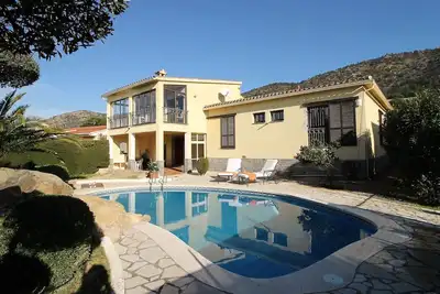 Image de Alquiler de espaciosa casa en privilegiada zona residencial cercana a Roses y Empuriabrava
