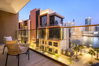 Image de Canal View 2br — Chic Living Near Business Bay & Metro