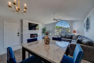 Image de Gated Family Villa Near Disney Parks