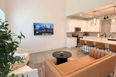 Image de Boudreaux House+King Bed+Full Kitchen+65\" Tv+WiFi