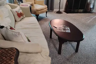 Image de Pet friendly 2-bedroom apartment with WiFi, Ac, Pool in fabulous Bon Air