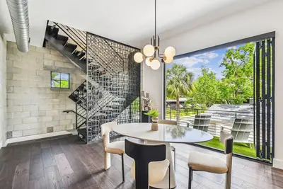 Image de Luxury Hyde Park Artists Home - Close to Ut