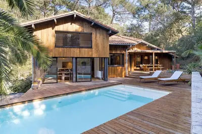 Image de CANOPÉE - Superbe maison d'Architecte entre Mer et Lac avec Piscine à Hossegor - Barnes