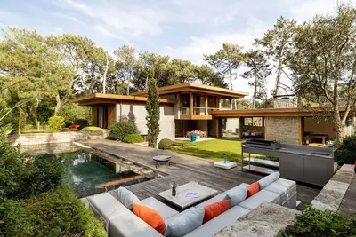 Image de Majestic - Sublime villa moderne en bois avec piscine à à Anglet - Barnes