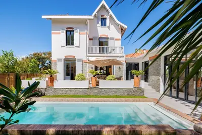 Image de Casita - Maison de ville néobasque avec piscine chauffée, 5 Cantons - Anglet