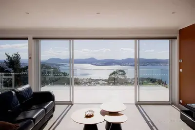 Image de Modern Luxury & Sweeping Views in Sandy Bay