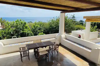 Image de Charming 2-bedroom house in gorgeous Stromboli with Ac