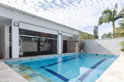 Image de Casa Completa com Piscina no Guaruja